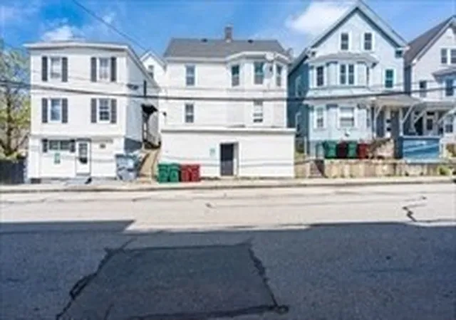 716-lawrence-st-lowell-ma-01852/hzid_6d260ded
