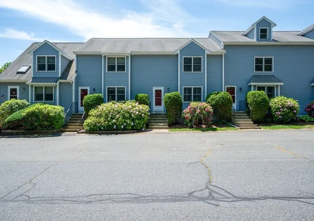 15-pinecrest-vlg-15-hopkinton-ma-01748/hzid_b8c08831
