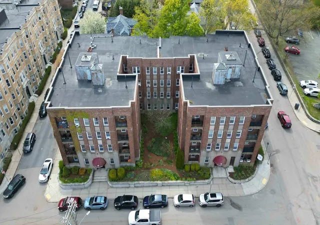 52-strathmore-rd-44-brighton-ma-02135/hzid_400bdbdf
