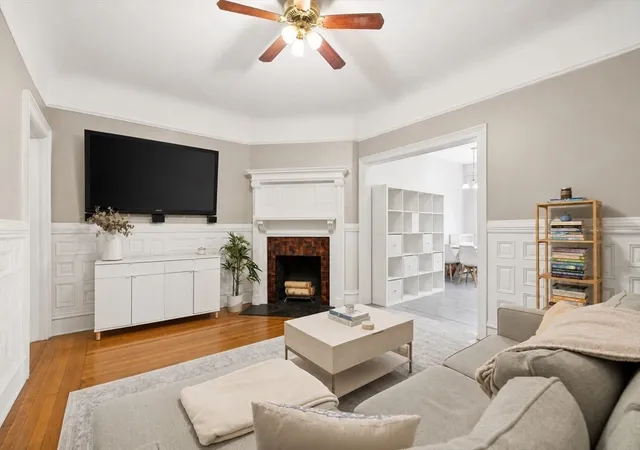 259-beacon-st-23-boston-ma-02116/hzid_f0b6b2b6