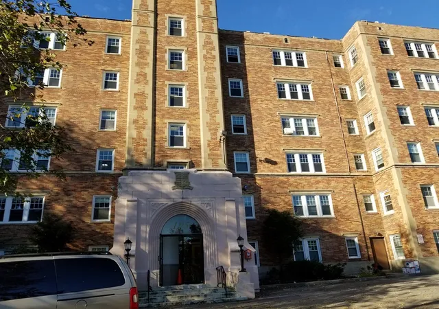 195-thomas-burgin-pkwy-411-quincy-ma-02169/hzid_1c6294ab