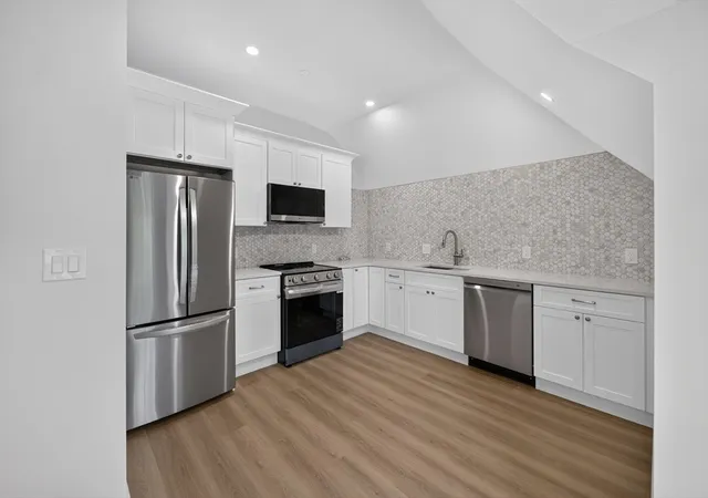 533-washington-street-e-boston-ma-02124/hzid_7146e44f