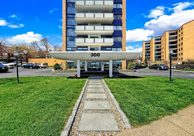 300-lynn-shore-dr-203-lynn-ma-01902/hzid_1d0c0672