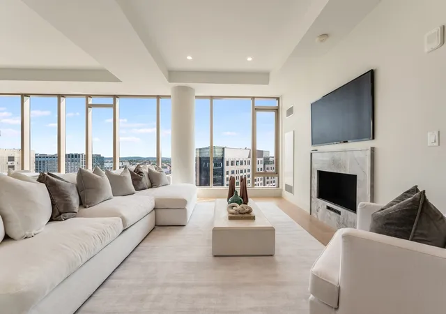 135-seaport-blvd-ph3b-boston-ma-02210/hzid_81984a90