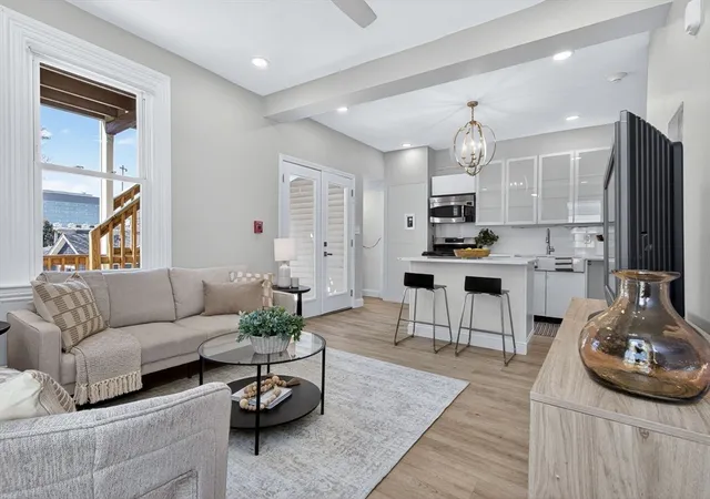 104-thorndike-st-2-cambridge-ma-02141/hzid_e9833b3c