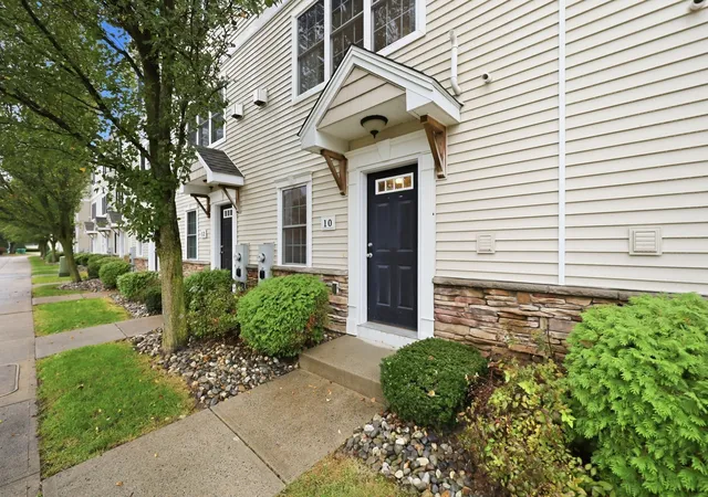 10-regency-ct-10-chicopee-ma-01020/hzid_6b4ba885