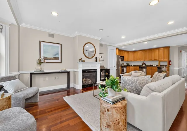 161-e-cottage-2-boston-ma-02125/hzid_5de4d1c9