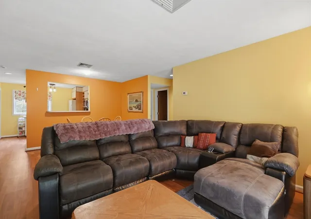 330-sunderland-rd-7-worcester-ma-01604/hzid_392f3c15