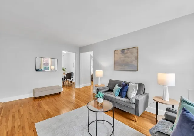 21-englewood-ave-2-brookline-ma-02445/hzid_a2a456fe