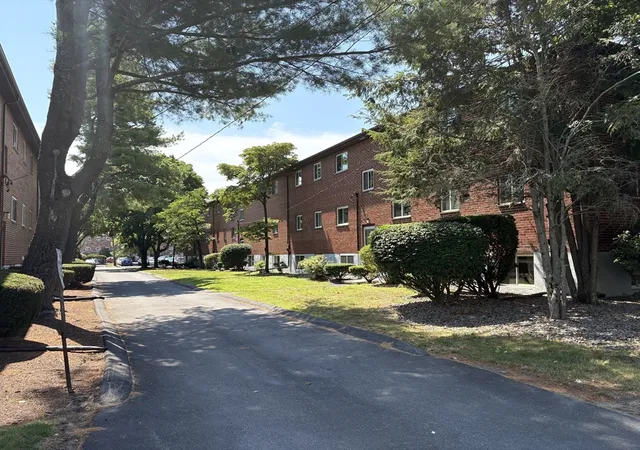50-bryon-road-4-boston-ma-02467/hzid_8bdd38fa