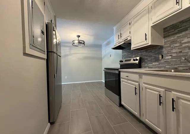 1-albert-dr-8-woburn-ma-01801/hzid_81ba5305