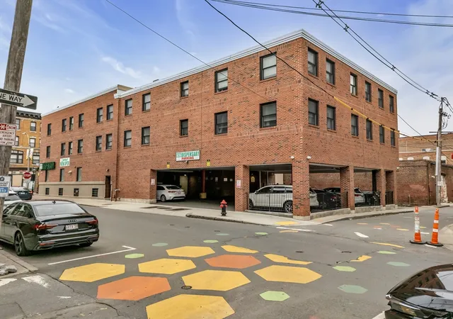 267-broadway-chelsea-ma-02150/hzid_fd79642c