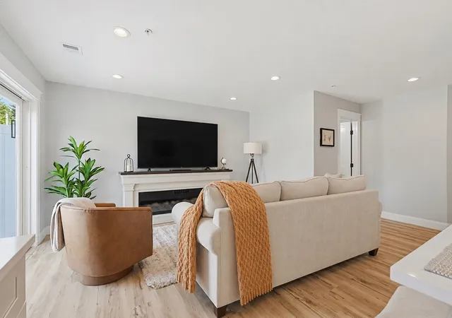 321-winthrop-street-109-taunton-ma-02780/hzid_1d7b3307