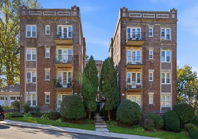 120-longhill-st-3c-springfield-ma-01108/hzid_5af1aa5b