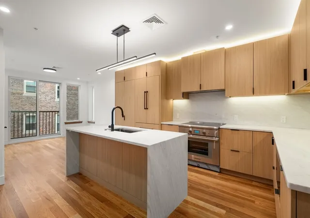 58-kent-302-brookline-ma-02445/hzid_9f492b0c