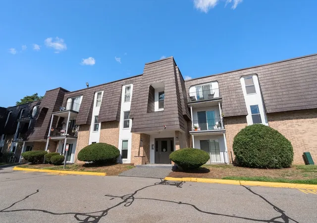 12-shadowbrook-ln-3-milford-ma-01757/hzid_dbbbfc70
