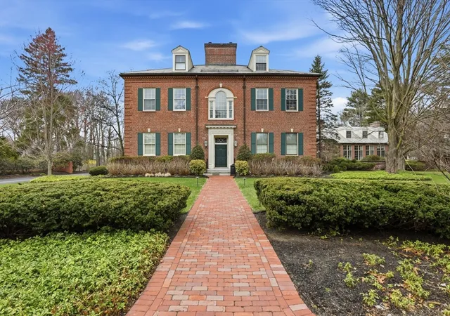 83-church-street-15-winchester-ma-01890/hzid_83d6aaf9