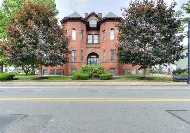 321-plantation-st-102-worcester-ma-01604/hzid_893e29f6