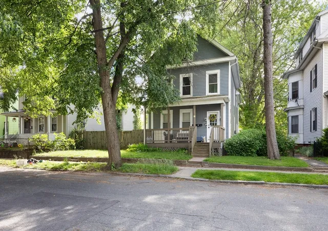 45-taylor-st-holyoke-ma-01040/hzid_bc3ccf16