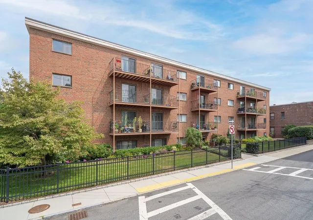 26-waverly-st-405-boston-ma-02135/hzid_68cd5b2e