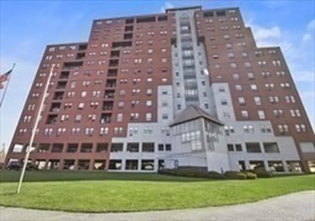 750-davol-street-519-fall-river-ma-02720/hzid_8b7b6594