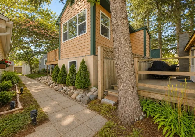 12-hideaway-vlg-g-buzzards-bay-ma-02532/hzid_5a5722aa