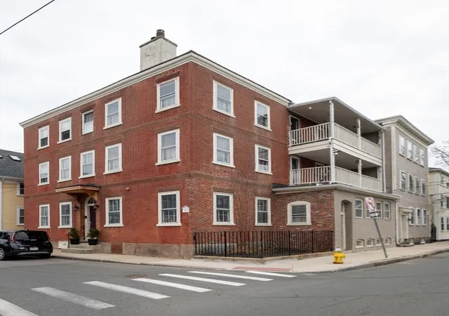 96-derby-street-1-salem-ma-01970/hzid_acca4067