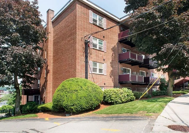 70-warren-ave-1-2-chelsea-ma-02150/hzid_688db63d