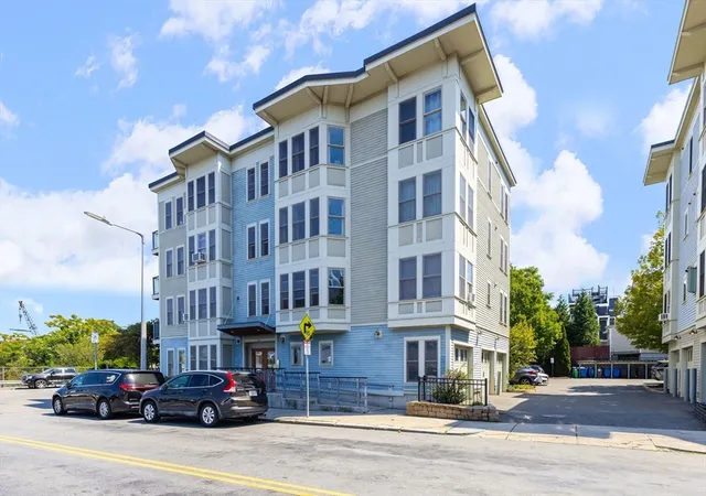 429-border-st-6-boston-ma-02128/hzid_ac88da01