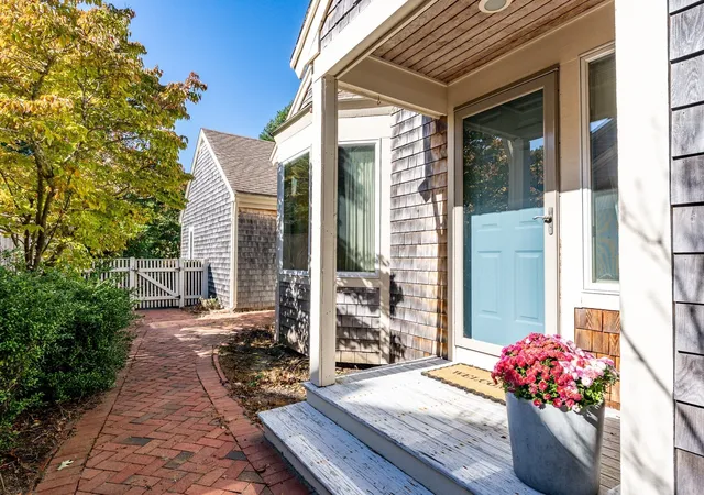 14-kates-path-14-yarmouth-port-ma-02675/hzid_c7b6117b