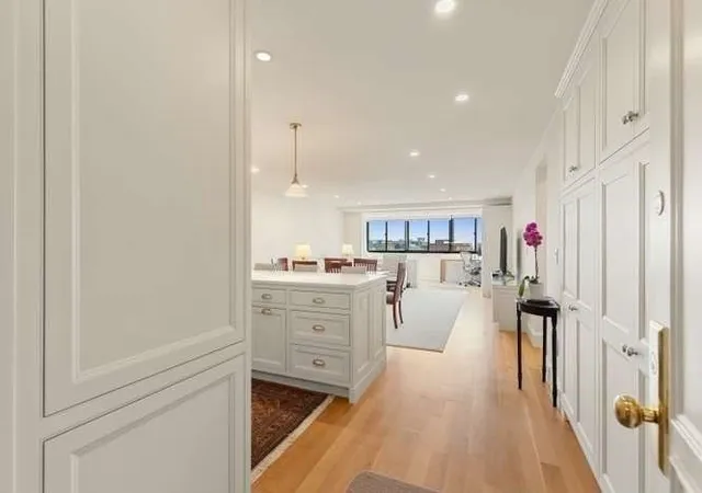 9-hawthorne-pl-14h-boston-ma-02114/hzid_8bc2d51f