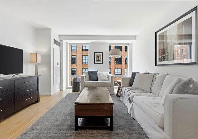 80-broad-st-602-boston-ma-02110/hzid_4160f512