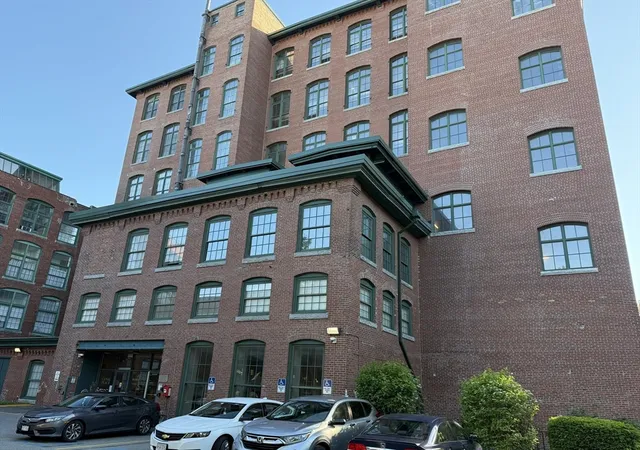200-market-st-215-lowell-ma-01852/hzid_37d7ce1a