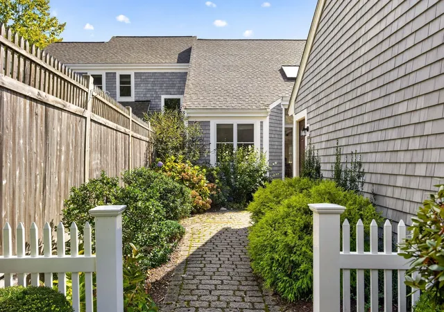 4-hutchens-mews-4-plymouth-ma-02360/hzid_86a5fb5b