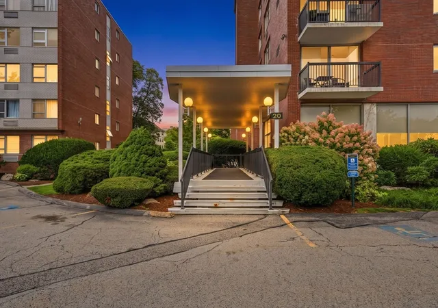 20-hammond-pond-pkwy-506-chestnut-hill-ma-02467/hzid_b1668be8