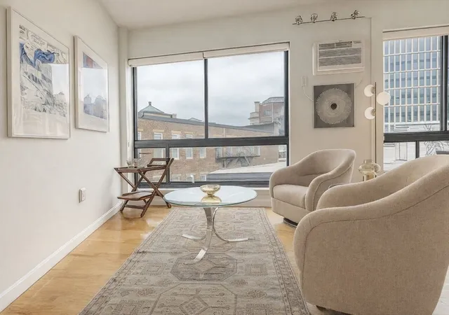 12-stoneholm-st-520-boston-ma-02115/hzid_b2e6f1ac