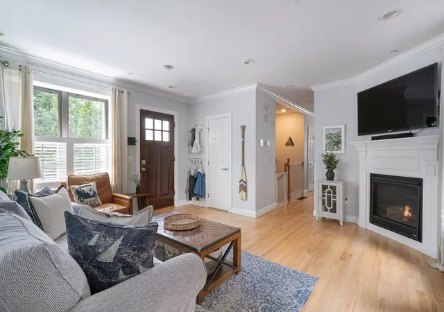 35-rutherford-ave-1-boston-ma-02129/hzid_6c2e8a28