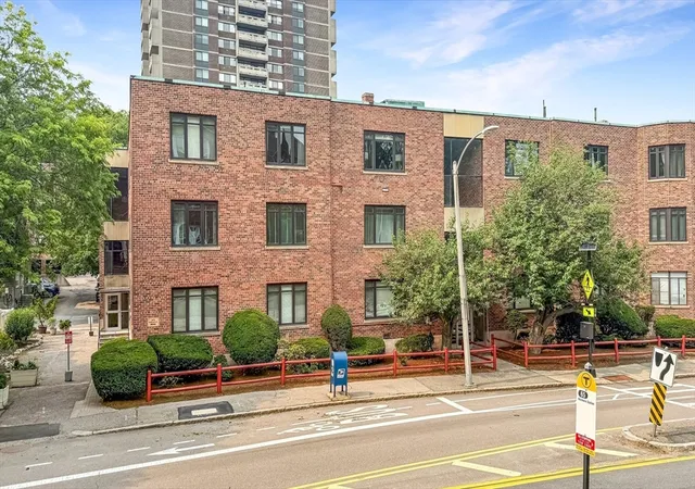 573-washington-st-29-brookline-ma-02446/hzid_4a0ee0d8