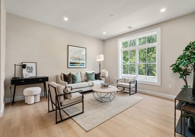 7-cross-st-201-wilmington-ma-01887/hzid_4f80a980