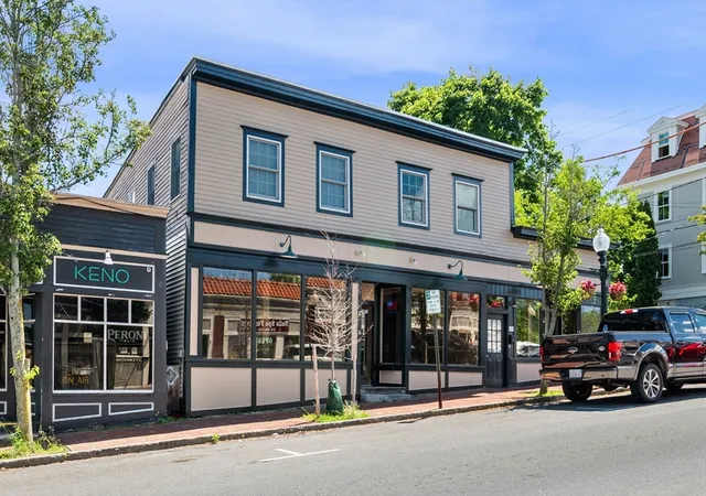 14-16-18-friend-st-amesbury-ma-01913/hzid_80bc83d1