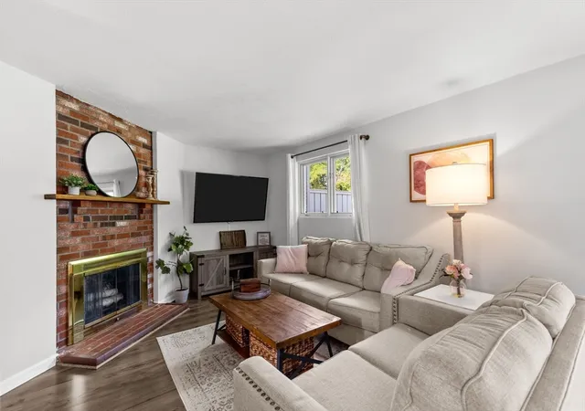 52-liberty-st-f3-plymouth-ma-02360/hzid_a0974b81