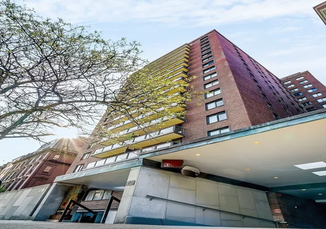 180-beacon-street-6a-boston-ma-02116/hzid_62a59666