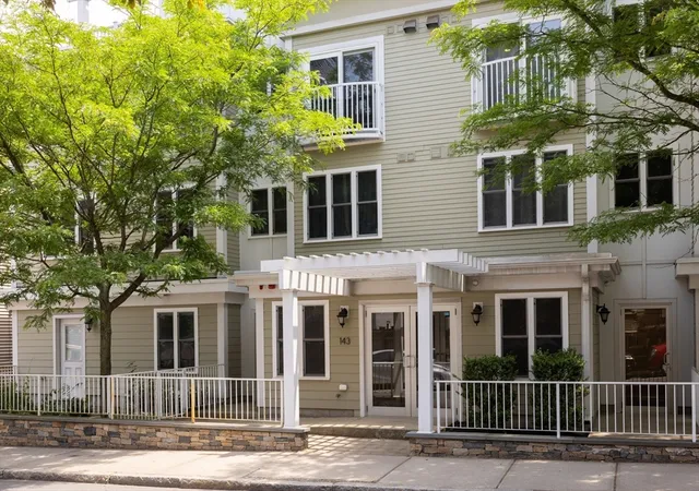 143-cedar-street-6-somerville-ma-02144/hzid_ead919da