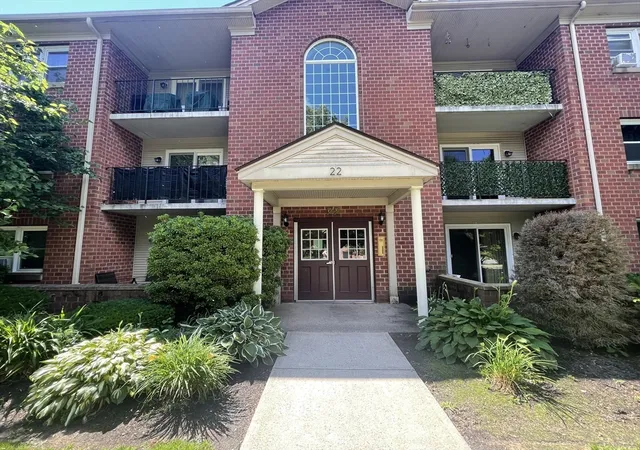 22-maple-crest-circle-d-holyoke-ma-01040/hzid_67ffd92b