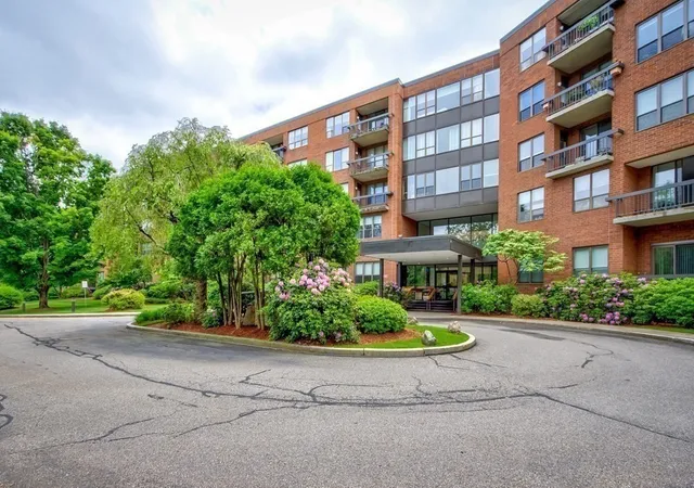210-nahanton-st-415-newton-ma-02459/hzid_3c029c02