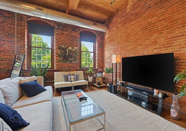 37-millyard-209-amesbury-ma-01913/hzid_a7894701