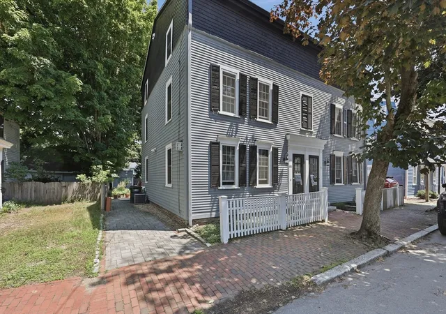 69-prospect-street-69-newburyport-ma-01950/hzid_5a39c67c