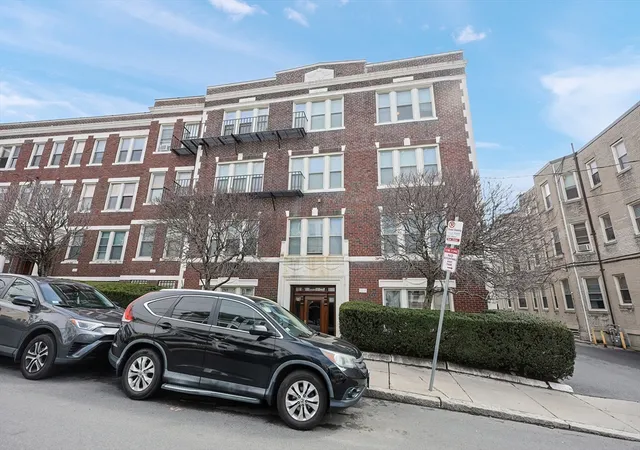 38-ransom-road-14-boston-ma-02135/hzid_1c35bff6