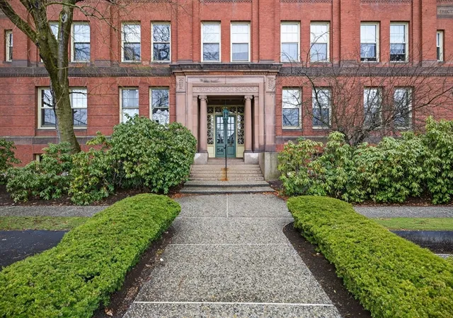 54-forest-street-320-medford-ma-02155/hzid_5795c72c