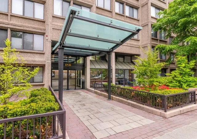 1731-beacon-st-520-brookline-ma-02445/hzid_3de9b7e2